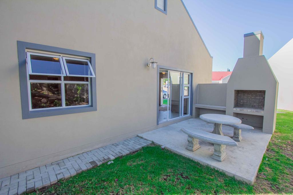 El Dorado 65 Luxury Self Catering Villa Oudtshoorn Buitenkant foto